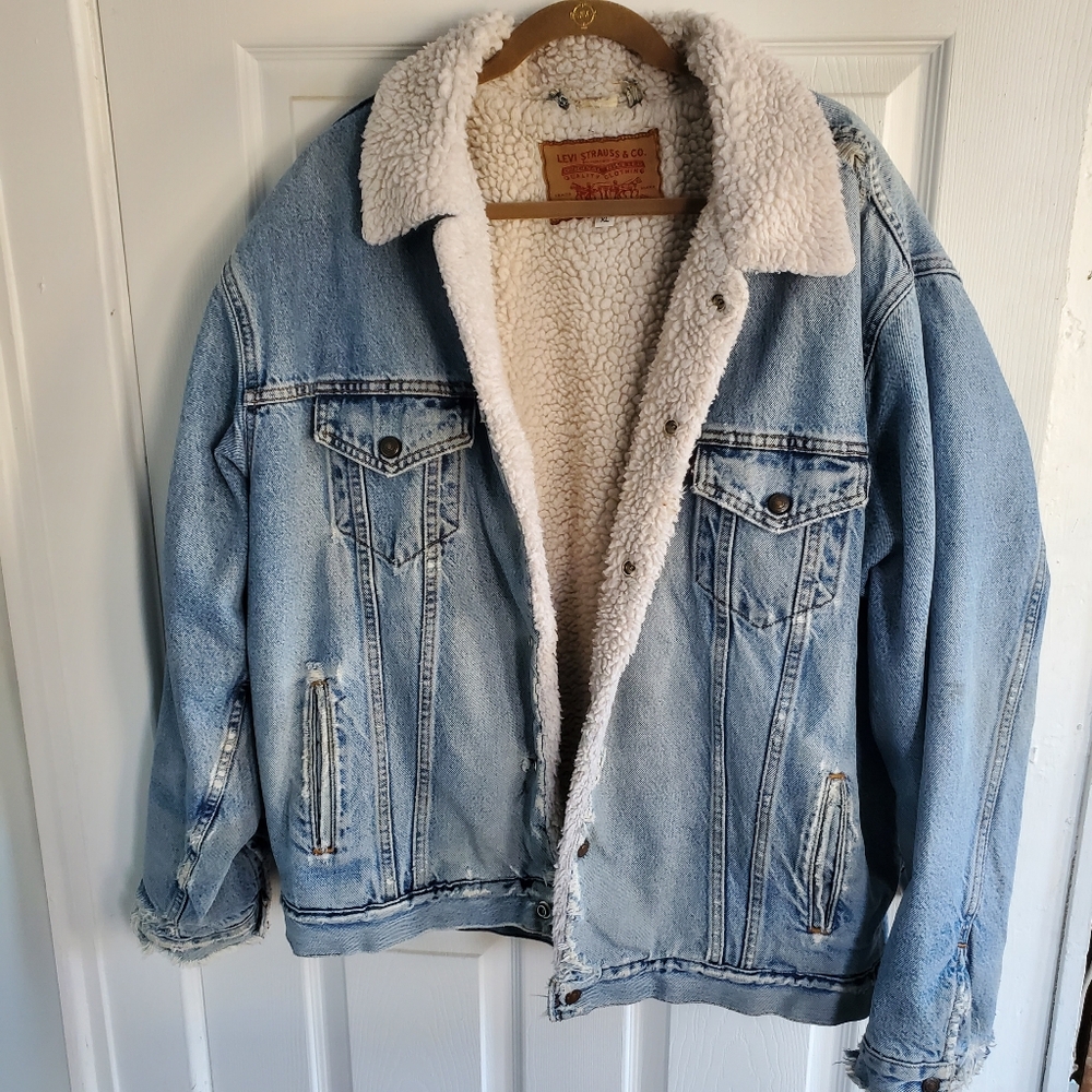 Vintage 90's Levi's Denim Sherpa trucker jacket